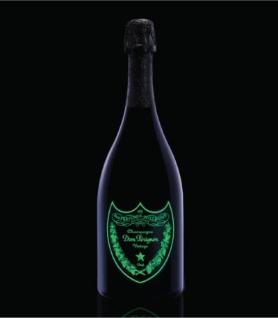 Dom Pérignon Brut 2013 Champagne Luminous Edition boca šampanjca sa etiketom koja svijetli.