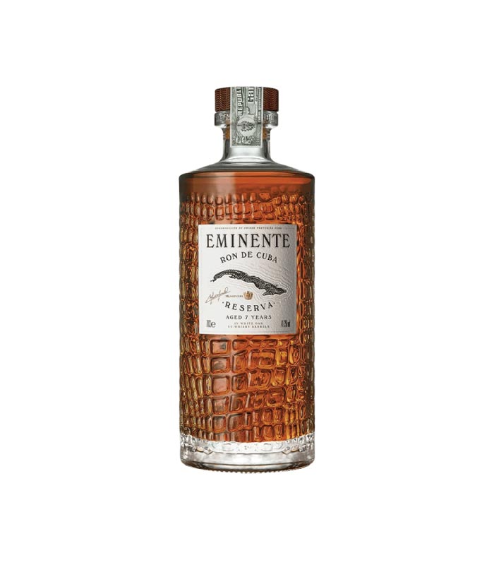 Eminente Reserva 7 Y.O rum boca s etiketom Reserva.