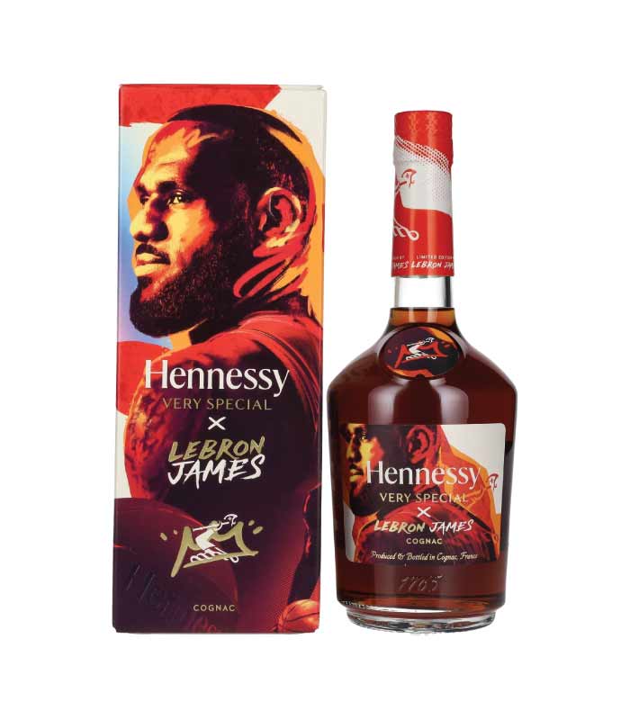 Hennessy V.S LeBron James Edition poklon kutija konjaka s natpisom posvećenom Lebronu Džejmsu.