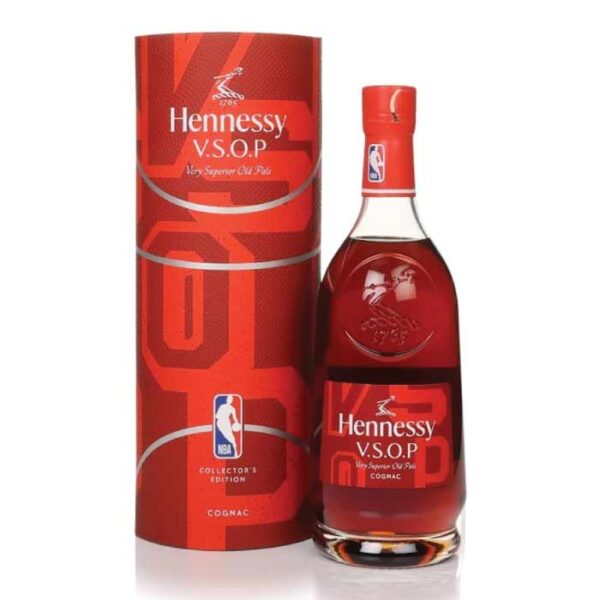 Hennessy V.S.O.P NBA konjak boca s logom košarkaške lige NBA.