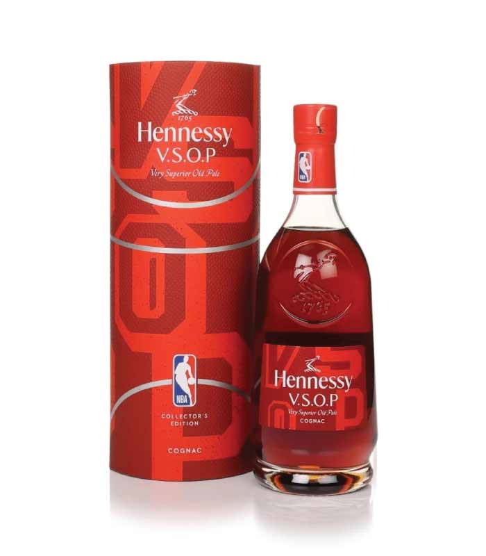 Hennessy V.S.O.P NBA konjak boca s logom košarkaške lige NBA.