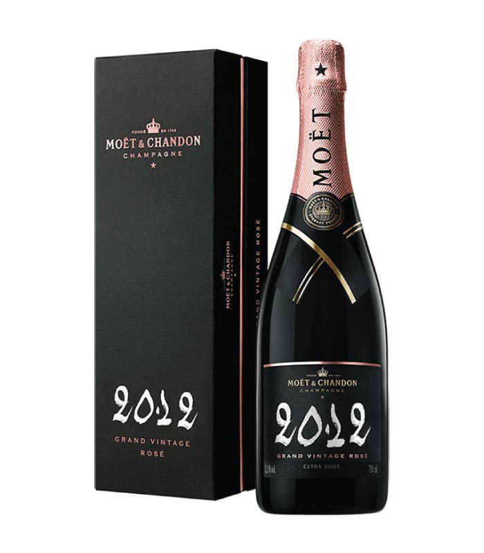 Moët & Chandon Grand Vintage Rosé boca šampanjca s prepoznatljivom etiketom i oznakom berbe.