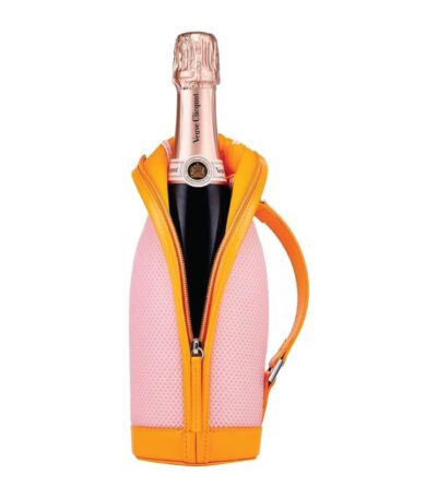 Veuve Clicquot Brut Rosé boca šampanjca u rashladnoj torbi.