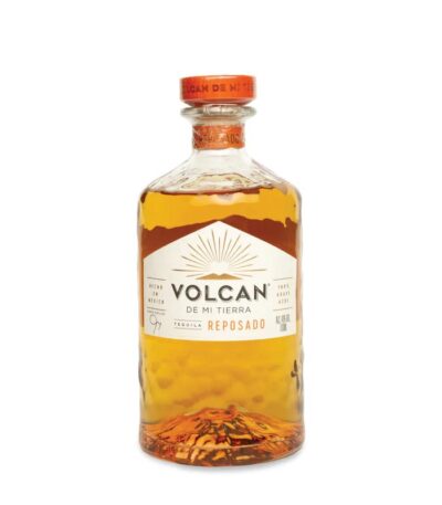 Volcan De Mi Tierra Reposado tekila boca s logom brenda.