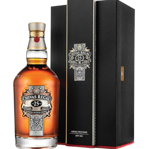 Chivas Regal 25 Y.O. Blended Scotch Whisky boca.
