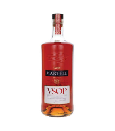 legantna boca Martell VSOP sa prepoznatljivim crvenkasto-zlatnim odsjajem